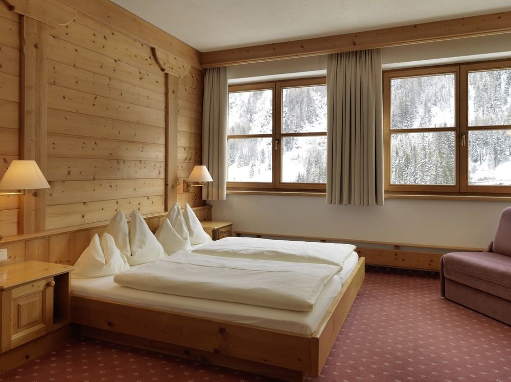 Grischuna Hotel 4*